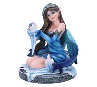 Nemesis Now Figurine de fée en Cristal Azura 8,5 cm en résine Bleue à Genoux sur Le thème de l'hiver, Cadeau Fantaisie, coulée en résine Fine, Peinte à la Main