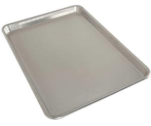 Nordic Ware 45300 Naturals Baker's Quarter Sheet Aluminium Tray, Premium Bakeware to Bake and Reheat Small Meals, Made in The USA, Silver