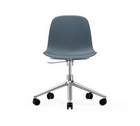 Normann Copenhagen Chaise de bureau Form avec base pivotante. fauteuil de bureau 5W bleu. aluminium. roulettes