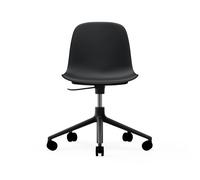 Normann Copenhagen Chaise de bureau Form avec base pivotante. fauteuil de bureau 5W noir. aluminium noir. roulettes