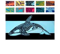 Nova Blue Orca (86,4 x 160 cm) - Couleur Bleu Marine et Bleu avec Motif Baleine Tropicale - Serviette de Plage de Voyage en 100% Coton - Serviette de Plage aux Couleurs Vives - Taille XL