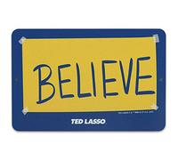 Open Road Brands Ted Lasso Plaque en métal « Believe » - Petit panneau Ted Lasso pour grotte, bureau ou chambre à coucher, doré/bleu
