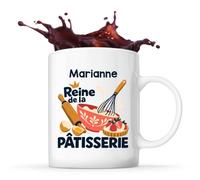 Otshirt Mug Marianne Reine de la pâtisserie | Idée Cadeau Collègue Noël Départ | Tasse Céramique 330 ml Recto Verso Passe au Lave-Vaisselle | Café Thé Bureau Maison