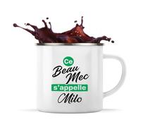 Otshirt Tasse Métal Ce beau mec sappelle Milo - Mug - Idée Tasse Personnalisable en Métal Cadeau Anniversaire Camping Fête Original Famille Travail Départ Collègue Retraite Noël.
