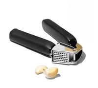 OXO Good Grips Presse-ail | Structure solide en acier inoxydable, Grande trémie pour presser plusieurs gousses à la fois
