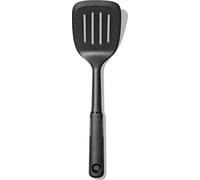 OXO Good Grips Spatule Fendue en Nylon - Résistante à la Chaleur, Ustensile de Cuisine avec Poignée Confortable - Idéale pour Cuisiner des Œufs, des Croque-Monsieur, et Plus