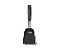 OXO Good Grips Spatule pour Plaque | Tête large pour mieux ramasser, bords fuselés pour retenir les aliments, bord nylon pour racler