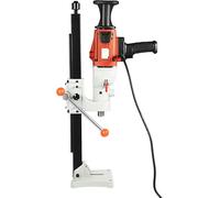 Perceuse à carottage pour béton, adaptable pour le perçage à sec et à l'eau. Alimentation : 220V. Vitesse : 1200 RPM. Longueur utile : 180 mm. Livrée avec une couronne diamantée et un carottier. Porta