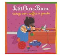 Petit Ours Brun Range Son Coffre À Jouets