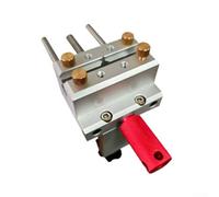 Pince d'étau en aluminium robuste avec tiges filetées de précision et bouton plaqué or pour un ajustement rapide dans les ateliers à domicile