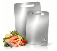 Planche à Découper en Titane Pur pour Cuisine (35 * 24.5 * 0.1cm) | Surface Antiadhésive, Lavable au Lave-Vaisselle, Séparation des Aliments pour Viande, Légumes et Fruits