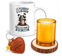 Planetee Coffret Mug Le Plombier a un Grain | Céramique 330 ml, Bougie en Verre, Sous-Verre Bois, Porte-Clés Cœur | 4 Pièces | Cadeau Noël Collègue Homme Départ Retraite Remerciement