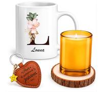 Planetee Coffret Mug Louna Lettre Fleurie | Céramique 330 ml, Bougie en Verre, Sous-Verre Bois, Porte-Clés Cœur, 4 Pièces, Cadeau Noël Femme Anniversaire Fête Original