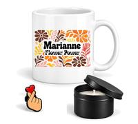 Planetee Coffret Mug Marianne Flower Power | Céramique 330 ml, Bougie Parfumée en Boîte Métal, Pin's Cœur | 3 Pièces | Cadeau Noël Femme Anniversaire Fête Original