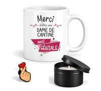 Planetee Coffret Mug Merci Dame de Cantine Géniale | Céramique 330 ml, Bougie Parfumée en Boîte Métal, Pin's Cœur | 3 Pièces | Cadeau Noël Collègue Femme Départ Retraite Remerciement