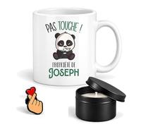 Planetee Coffret Mug Pas Touche Propriété de Joseph | Céramique 330 ml, Bougie Parfumée en Boîte Métal, Pin's Cœur | 3 Pièces | Cadeau Noël Homme Anniversaire Fête Original