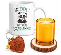 Planetee Coffret Mug Pas Touche Propriété de Marianne | Céramique 330 ml, Bougie en Verre, Sous-Verre Bois, Porte-Clés Cœur | 4 Pièces | Cadeau Noël Femme Anniversaire Fête Original