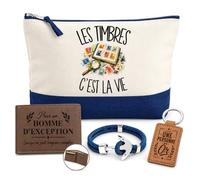 Planetee Coffret Pochette Les Timbres C'est la Vie | Pochette Coton 5 L, Portefeuille Gravé, Porte-Clés, Bracelet Ancre | 4 Pièces | Cadeau Noël Homme Passionné Humour Original Anniversaire