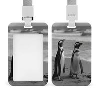 Porte-badge pingouin debout sur la plage avec lanière verticale en plastique pour cartes, pochette de protection avec fenêtre transparente et clips amovibles pour étiquette nominative pour infirmière