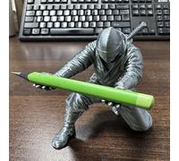 Porte-stylo en forme de figurine de ninja imprimée 3D, organiseur de crayons samouraï pour bureau, décoration créative de guerrier pour fournitures de bureau, plastique PLA (argenté)