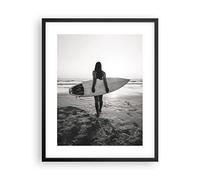 Poster Cadre Noir 40x50 cm Affiche Noir et Blanc Personnes - 5036 - P2B | Femme Plage Surf Poster Mural Moderne Décoratif Art Mural Impression d'Art Salon Chambre Cuisine Tableau Décoration ARTTOR