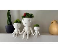 Pot de fleurs Kodama assis avec décoration de tête - Pot d'intérieur inspiré du Studio Ghibli - Joli pot de fleurs succulentes pour la maison ou comme cadeau (petit)