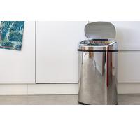 Poubelle de cuisine Majestic sans contact de Kitchen Move : 58 L / Inox