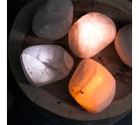 PRANSITO Cobblestone - Petite Lampe LED originale, Lumière de Chevet Décor Sans Fil Rechargeable, Lumière d’Ambiance Design en Sélénite Naturelle à Changement de Couleur, Idéal Cadeau Maison