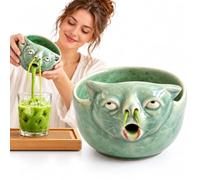 Puking Cat Bol à matcha fait à la main en céramique pour fouet à matcha | Bol à matcha en céramique avec bec verseur pour les amateurs de matcha - Motif tête de chat avec nez qui coule