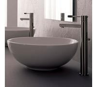 Lavabo mural encastré "Sfera" de la marque Scarabeo, design minimaliste, diamètre 40 cm, finition blanche, sans trop-plein