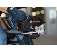 Scie Circulaire Bosch Professional GKM 18V-50, Diamètre de Lame 136mm, Sans Batterie, Boîtier Collecteur de Copeaux