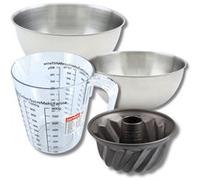 Set pâtisserie avec mini moule à kouglof 18 cm, 2 bols à mixer, verre mesureur et spatule Zenker