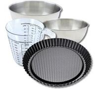 Set pâtisserie avec moule à tarte renversée 30 cm, 2 bols à mixer, verre mesureur et spatule Zenker