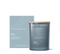 Skandinavisk ØY 'Île' Bougie Parfumée. Notes parfumées: Fleur de Pommier Sauvage, Églantier, Mousses Aquatiques et Feuilles Vertes. 200 g.