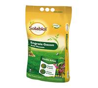 SOLABIOL Engrais Gazon - Sac 8 Kg - Jusqu'à 200m² - Double Action | Reverdit Le Gazon & Élimine La Mousse - Formulation En Granulés Limite La Poussière & Facilite L'Application SOGAZMOU200