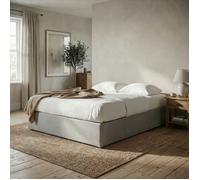 Sommier tapissier MAYA 160 x 200 cm structure en bois et revêtement en tissu gris, cadre de lit queen size avec pieds