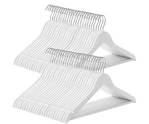 SONGMICS Cintre Bois, Lot de 50, avec Encoches Antiglisse, Barre Antiglisse pour Pantalons, Crochet Pivotant 360°, pour Costumes, Chemises, Manteaux, Blanc et Argent CRW03W-50