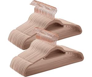 SONGMICS Cintre en Velours, Lot de 50, Antiglisse, Barre à Cravate, Crochet Pivotant 360°, Épaisseur 0,6 cm, Longueur 43,5 cm, pour Manteau, Robe, Pantalon, Marron Clair et Rose Gold CRF021LB50