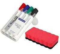 Staedtler Lumocolor 351 WP4 Lot de 4 marqueurs pour tableau blanc dans une boîte de présentation, couleurs assorties dans un pack bonus avec effaceur bleu (1, stylo + effaceur rouge)