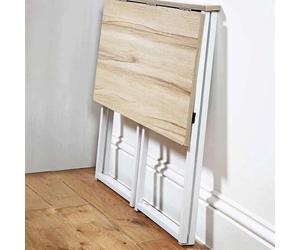 Table pliante Easylife, bureau gain de place, livré déjà monté. Il suffit de déplier les pieds. Se replie à plat pour un rangement facile. Idéal pour : repas, loisirs et travail/études. Dimensions : L