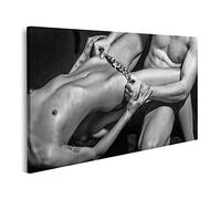 Tableau sur toile Jeune couple décontracté par un bel homme macho avec un corps mus n pantalon et belle femme ou sexy gi Images Impression Art Poster Tableau mural