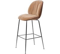 GUBI Tabouret de bar 75 cm Beetle Soft. dossier avant recouvert Tabouret Belsuede Dedar 132. noyer laqué-dossier noir. chrome