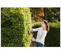 Taille-haies électrique RYOBI RHT5655RS, 550 W, Lames 55 cm, Écartement 26 mm, Poignée Arrière Rotative, Fonction Scie