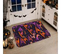 Tapis de couloir avec chapeaux de sorcière, balais festifs fantaisie, symboles magiques d'Halloween, violet, tapis rectangulaire à poils courts en éponge pour cuisine, chevet, entrée, couloir