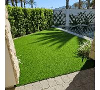 Tapis d'extérieur - Gazon artificiel, gazon synthétique de haute qualité, facile à nettoyer, utilisation toute saison, convient pour la décoration, le jardin, la fête, l'extérieur, l'entraînement des 