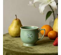 Tasse en céramique vintage vert menthe avec motif de lys, tasse à café style INS frais et très attrayante, tasse à eau pour la maison et le bureau, cadeau d'anniversaire / de pendaison de crémaillère 