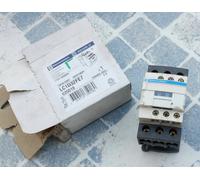 Contacteur Schneider Electric LC1D 3 pôles, +1S+1Ö, 15 kW, 32 A, 400 V CA3, bobine 115 V CA LC1D32FE7