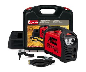 Telwin Force 145 Appareil de soudage à électrodes MMA avec technologie Inverter, kit comprenant une mallette de transport, une garniture de raccordement, un câble de masse, une lame à main et un marte