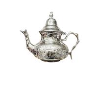 Théière marocaine traditionnelle argentée mailchort avec motifs gravés 400 ml = 4 verres