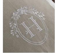 Today Coussin décoratif Charme 40x40 cm - Broderie Berenice - Housse en coton et chambray bicolore - Garnissage polyester